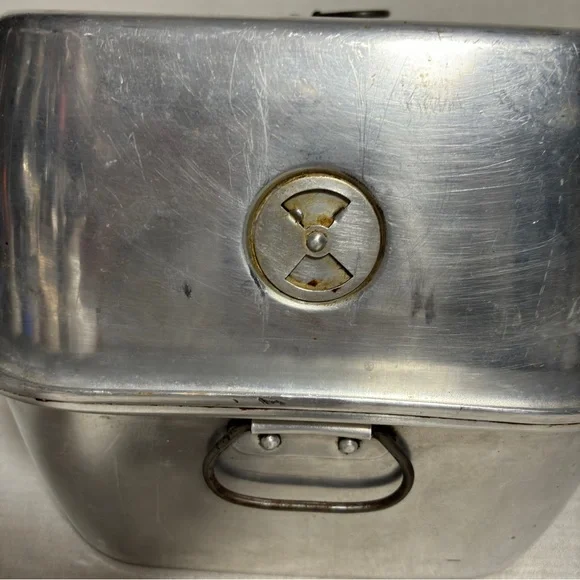 VTG WEAR-EVER Aluminum #325 USA LG Vented Deep Roasting Pan with Lid Handles EUC - Picture 4 of 15